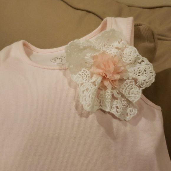 Sz 4 dress DILLARDS w gorgeous quality lace detail - Picture 3 of 4